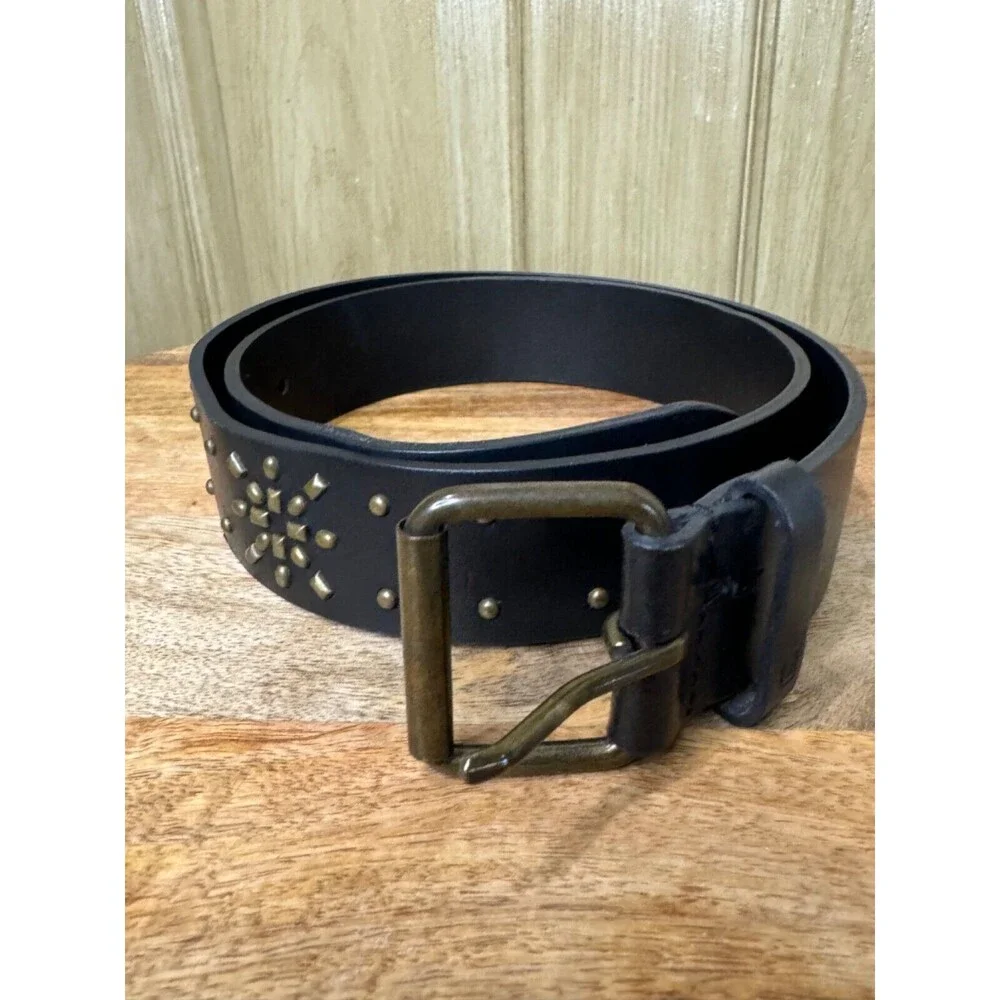 Chaps Brown Genuine Leather Studded Belt Size M.    7810033/001. 35 inches
